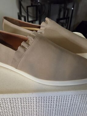 Womens Soft Taupe Loafers size 9